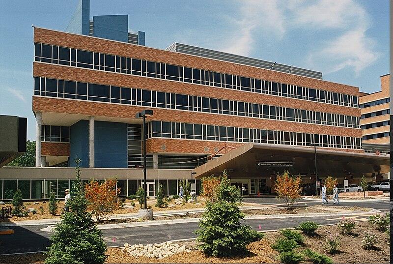 File:Park Nicollet Heart and Vascular Center.jpg