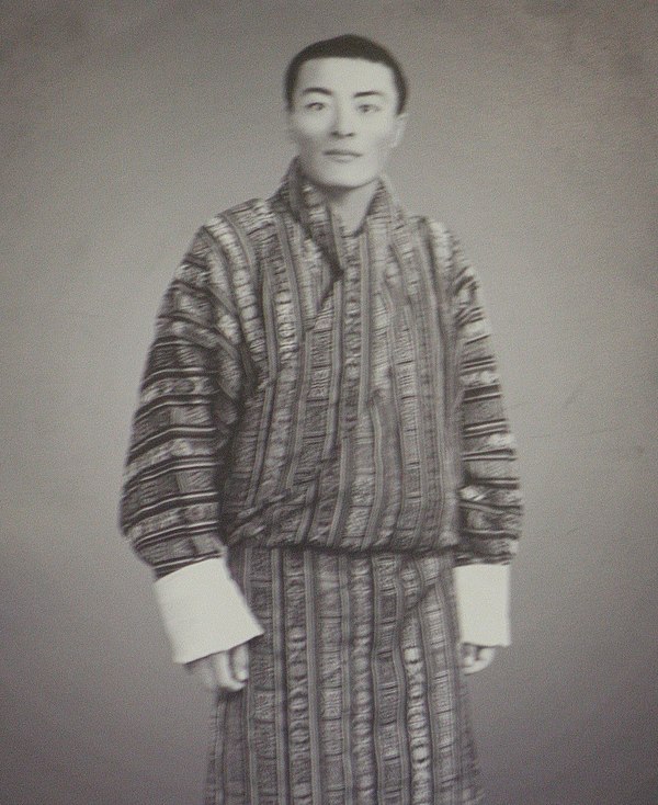 Picture of King Jigme Dorji Wangchuck at Paro International Airport