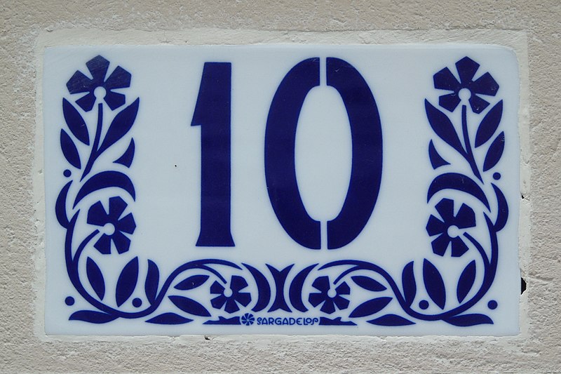 File:Plaque Number 10.001 - Ribadeo.jpg