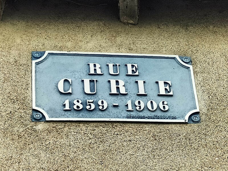 File:Plaque Rue Curie Couëron.jpg