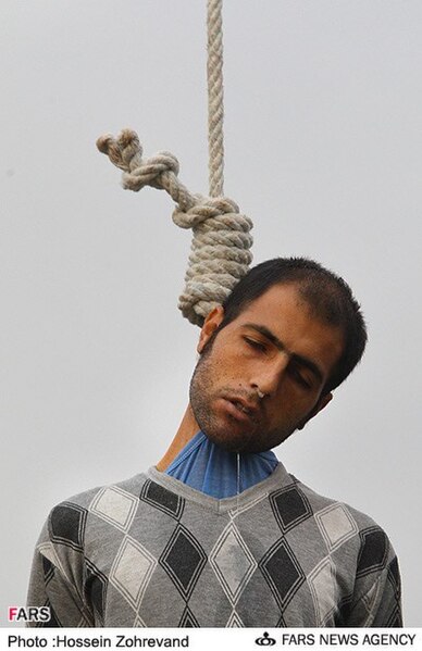 File:Poblic Execution in Iran 12.jpg