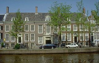 <span class="mw-page-title-main">Deutzen Hofje</span> 17th-century almshouses in Amsterdam