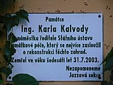 Praha - Malá Strana, Zahrady pod Pražským hradem, pamětní deska Karla Kalvody