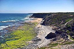 Praia de Vale dos Homens - Portugalsko (40338681614) .jpg
