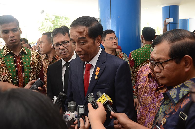 File:Presiden Joko Widodo Mengunjungi RS M. Djamil Padang.jpg