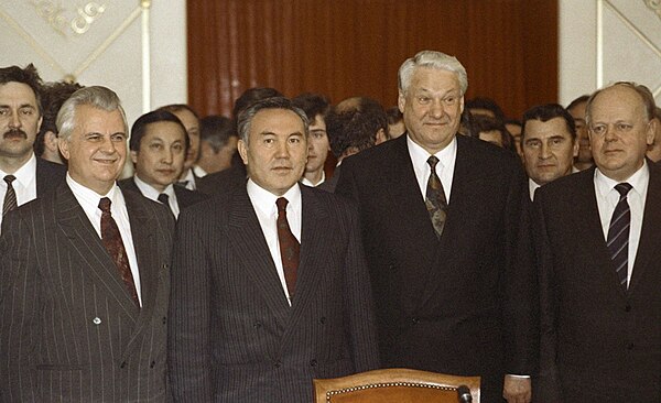 600px-RIAN_archive_41059_CIS_heads_of_state.jpg