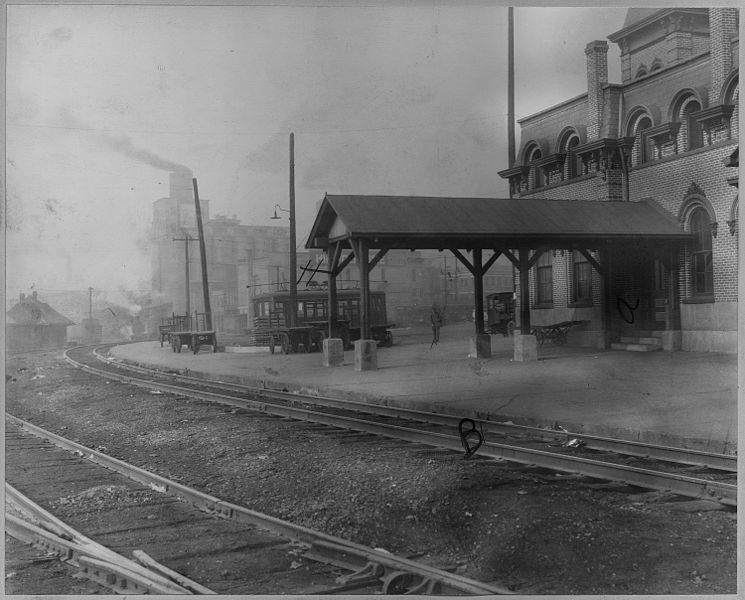 File:Railroad station. Alton, Illinois - NARA - 283579.jpg