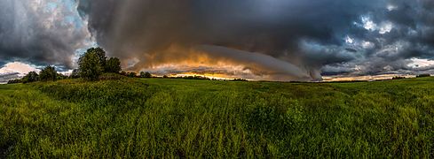 Shelf cloud