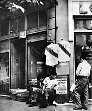 River Plate jerseys exhibited in a corner of the city of Buenos Aires in 1955