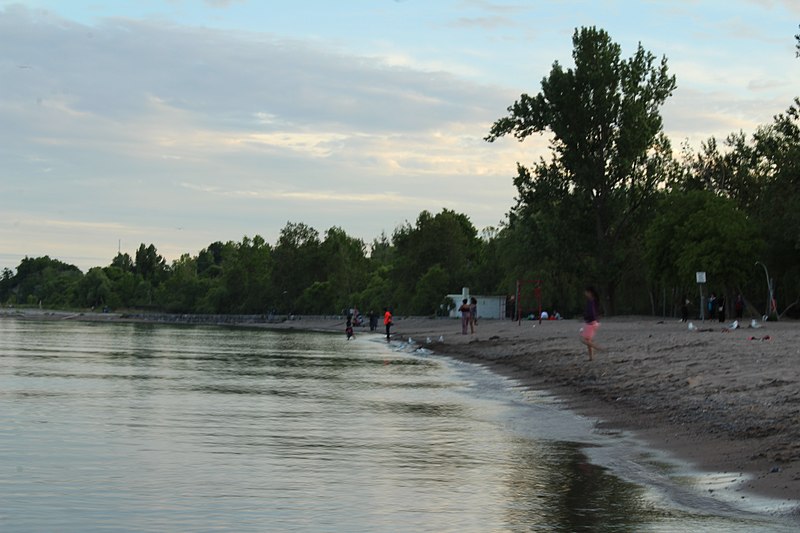 File:Rouge Beach, June 2018 (3).jpg