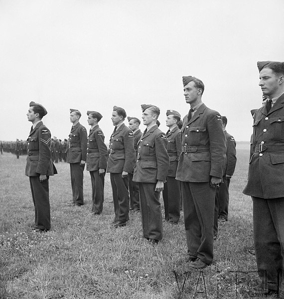 File:Royal Air Force Flying Training Command, 1940-1945. D25518.jpg