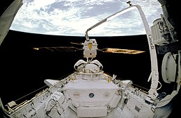 Déploiement STS-46 EURECA.jpg