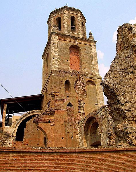 File:Sahagun - Monasterio de San Benito2.jpg