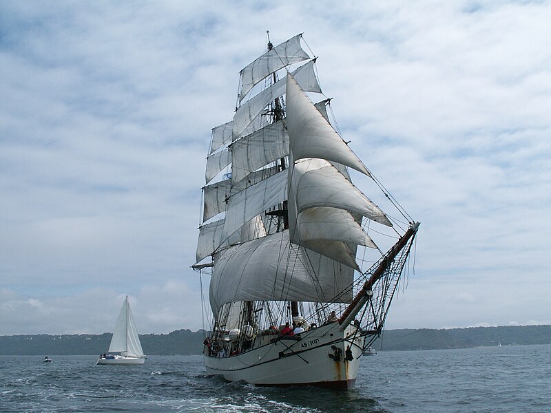 File:Sailing ship „Astrid“, Brest 2008 a.jpg