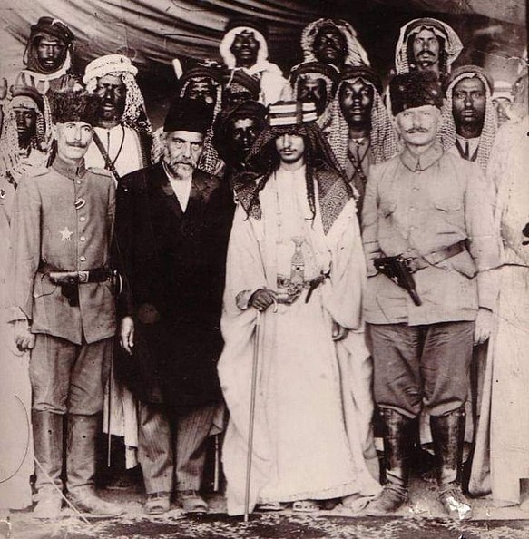 V1915 - Topic Officiel - Page 8 583px-Saud_bin_Abdulaziz_of_the_Emirate_of_Jabal_Shammar
