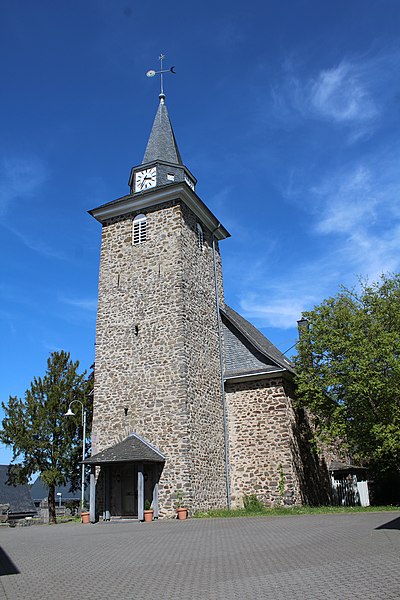 File:Schönbach Ev. Kirche (01).jpg