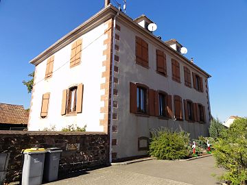 Edificio escolar (antiguo presbiterio)