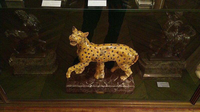 File:Sculpture of panther (Louvre, Thiers Collection).jpg