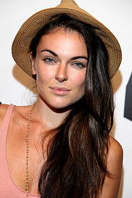 セリンダ・スワン Serinda Swan