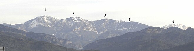 Vue du massif : Cap del Verd (1), Cap de Prat d'Aubes (2), Cap d'Urdet (3), Coll de Pradell (4). Massif du Pedraforca (5).