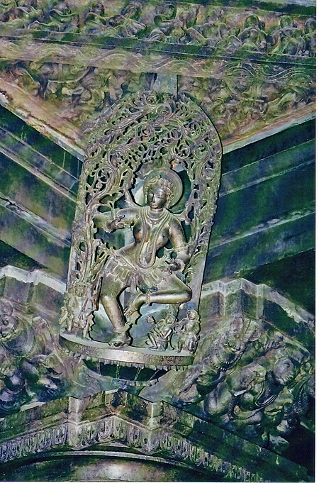 Shilabaalika on pillar bracket in Chennakeshava Temple at Belur2.jpg