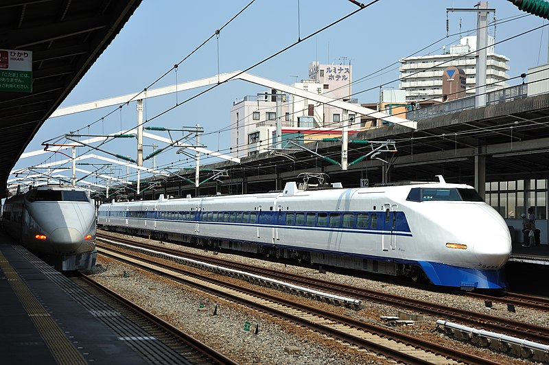 File:Shinkansen 100 (JR west color and original color) (8086237937).jpg