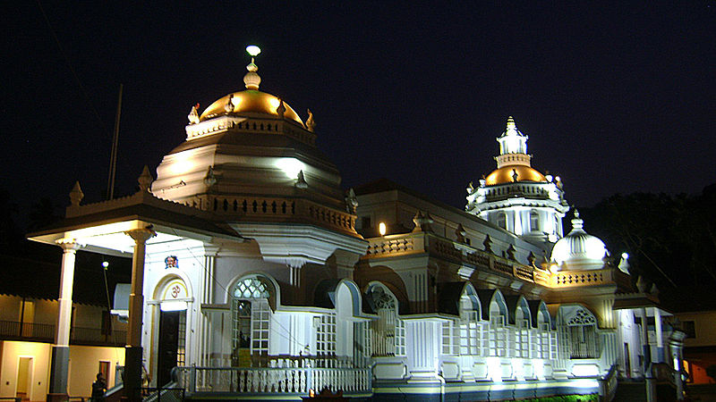 File:Shri Mangeshi temple in the night..jpg