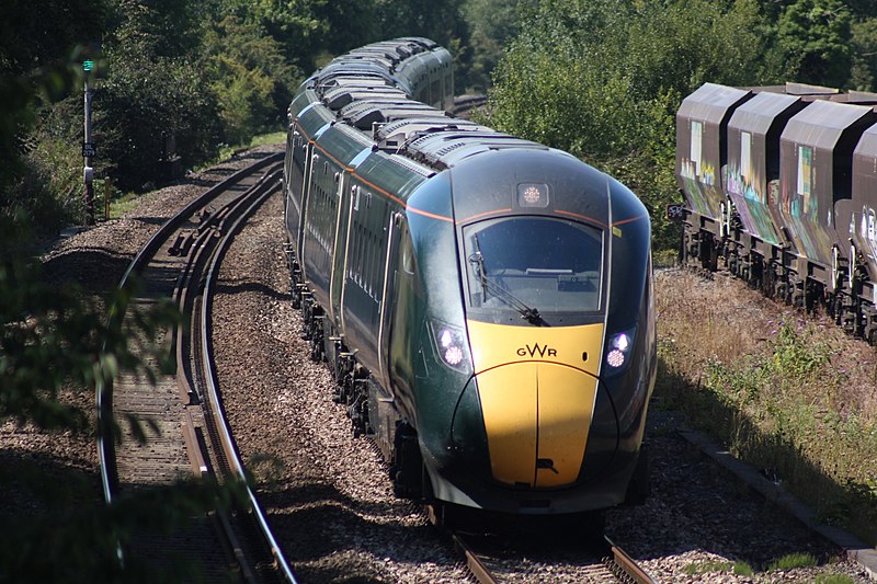 File:South Liberty Lane - GWR 800036+800026 London train.JPG