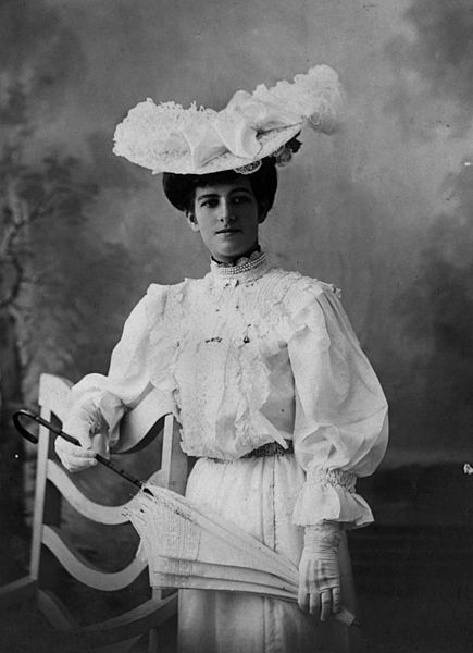 File:StateLibQld 1 209334 Portrait of a woman wearing a large, frilled hat, ca. 1907.jpg