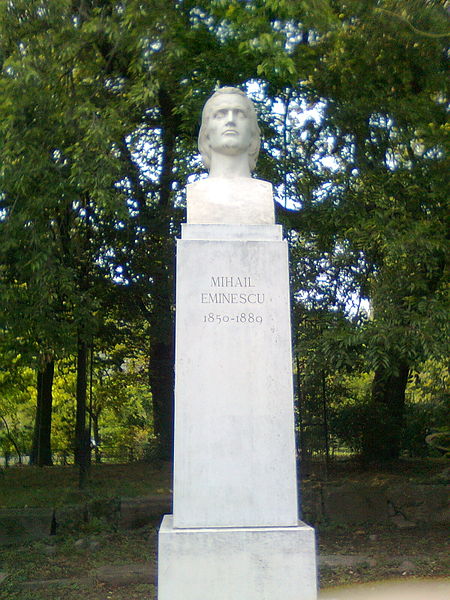 File:Statuia lui Mihai Eminescu.jpg