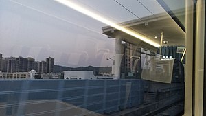 列车驶入惠环站的月台