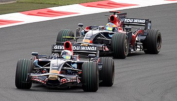 Toro Rosso-tweeling tydens 'n oefensessie in Japan, 2008