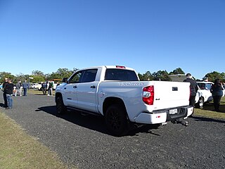 Toyota Tundra (28402321437)