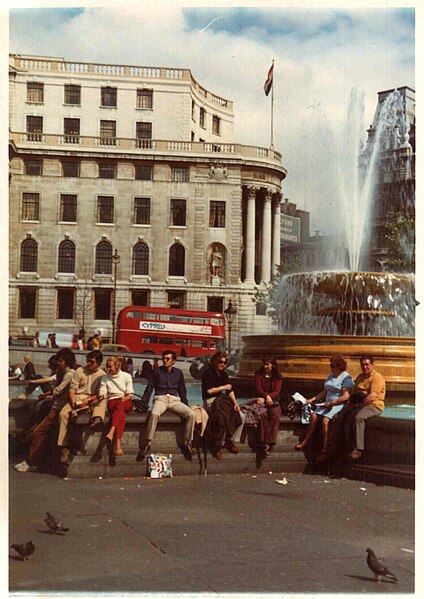 File:Trafalgar square 1970.jpg