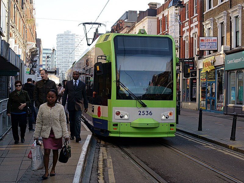 File:Tram in George Street (23029750192).jpg