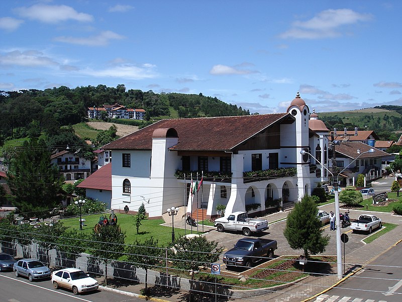 File:Trezetilias rathaus.JPG