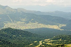 ツフラツカロ山（グルジア語版）から見たツィヒスジヴァリ