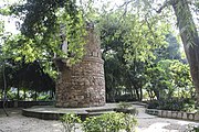 This turret is situated near to Bada Gumbad in Lodi garden built during Lodi period.