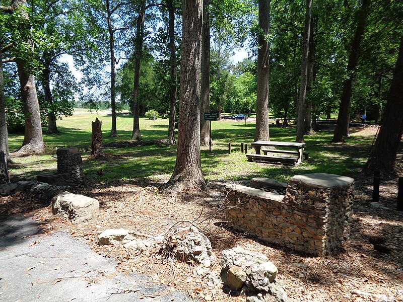 File:U.S. Route 82 roadside park, Worth County 3.JPG