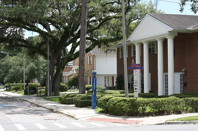 File:UF GreekBuildings.jpg