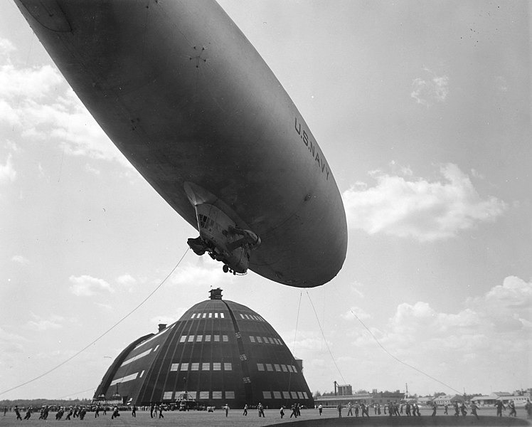 File:US Navy blimp K-38 making emergency landing at NAS South Weymouth in 1943.jpg