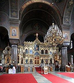 Kyrkorummet med ikonostasen i juli 2007