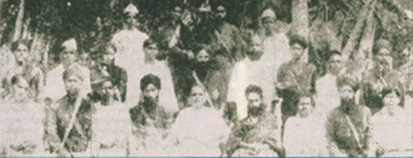 Photograph of Sikh Akalis at the Vaikom Satyagraha, ca.1924. Reprinted in Mathrubhumi Daily.