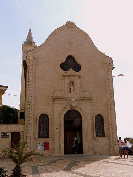 File:Varazze-santuario santa caterina-esterno1.jpg