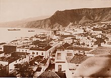 Vista di Santa Cruz de La Palma attorno al 1890. Sullo sfondo è visibile la parete della Caldereta.