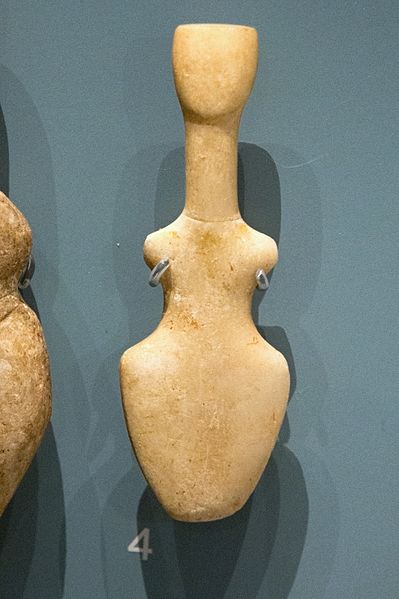 File:Violin-shaped Cycladic figurine, 5300–3200 BC, AshmoleanM, AE 175, 142389.jpg