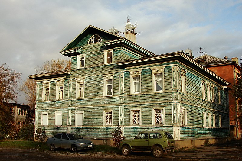 File:Vologda House on Quay VI Army 51.jpg