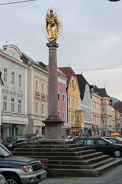 File:WaidhofenYbbs ObererStadtplatz Mariensäule IMG 0367.JPG