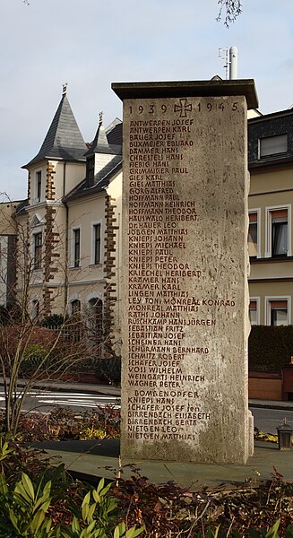 File:Walporzheim Kriegerdenkmal 443.JPG