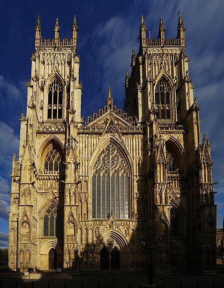 Tập_tin:York_Minster_(Blue_Sky).jpg